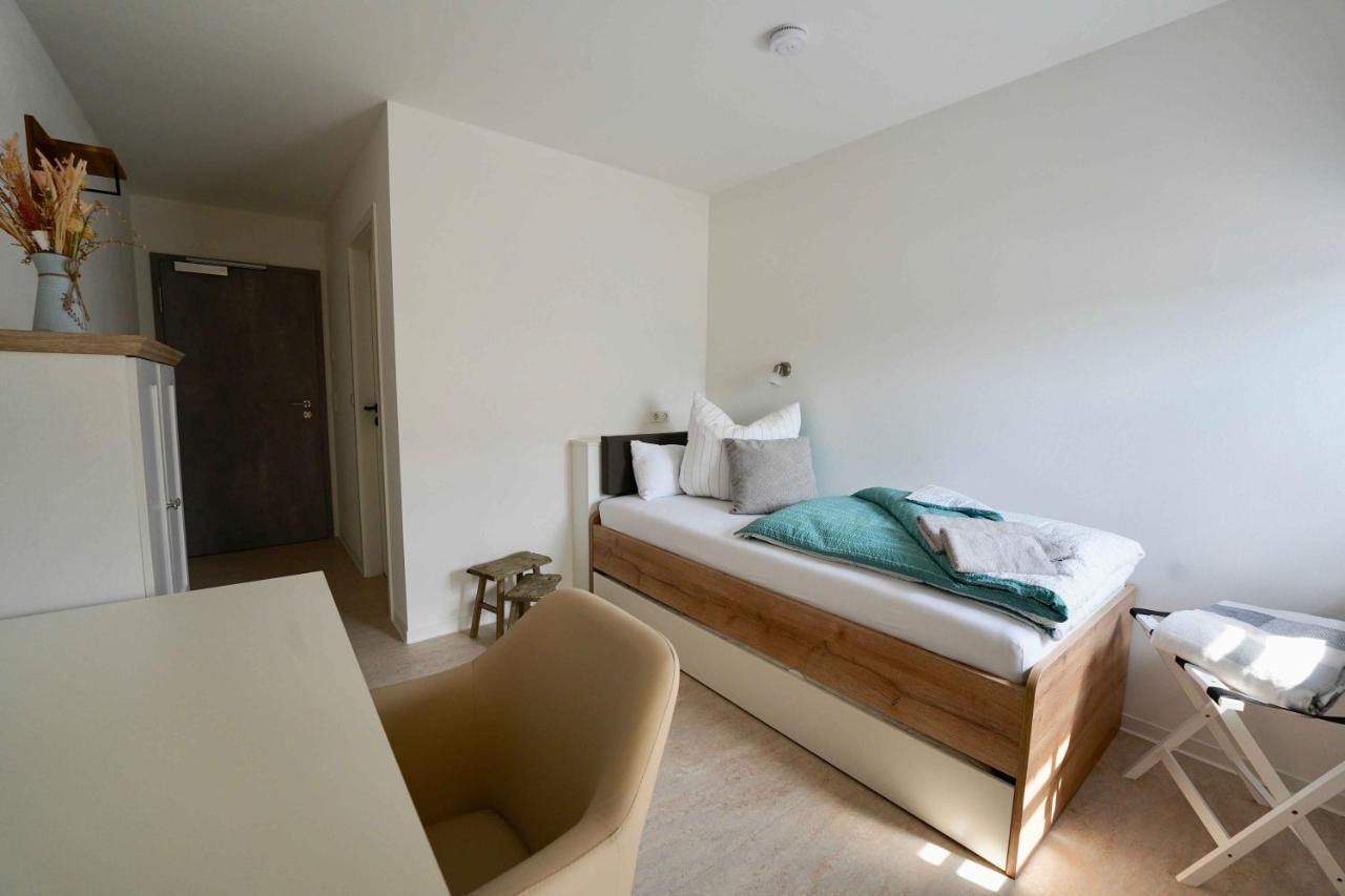 Walddorf  Familien- Und Apartmenthotel Lerchenberghof מראה חיצוני תמונה