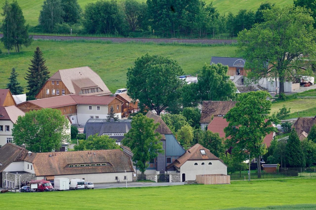 Walddorf  Familien- Und Apartmenthotel Lerchenberghof מראה חיצוני תמונה